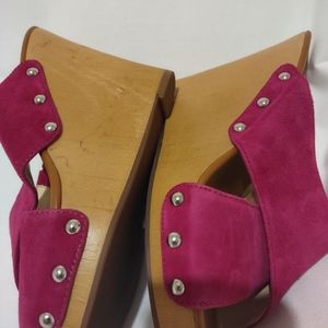 Slip on open toe wedge heel sandals suede magenta
